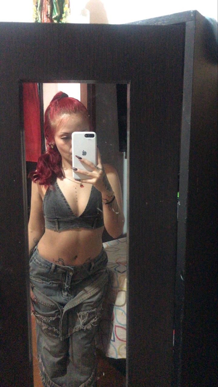 Camgirl Rojita Latina